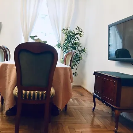Main Market Square 21a Apartman *